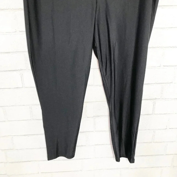 Torrid Black Cropped Leggings, Size 2X - Picture 3 of 6